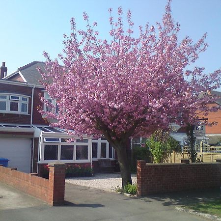 Cherry Blossom Guest House Whitby Eksteriør billede