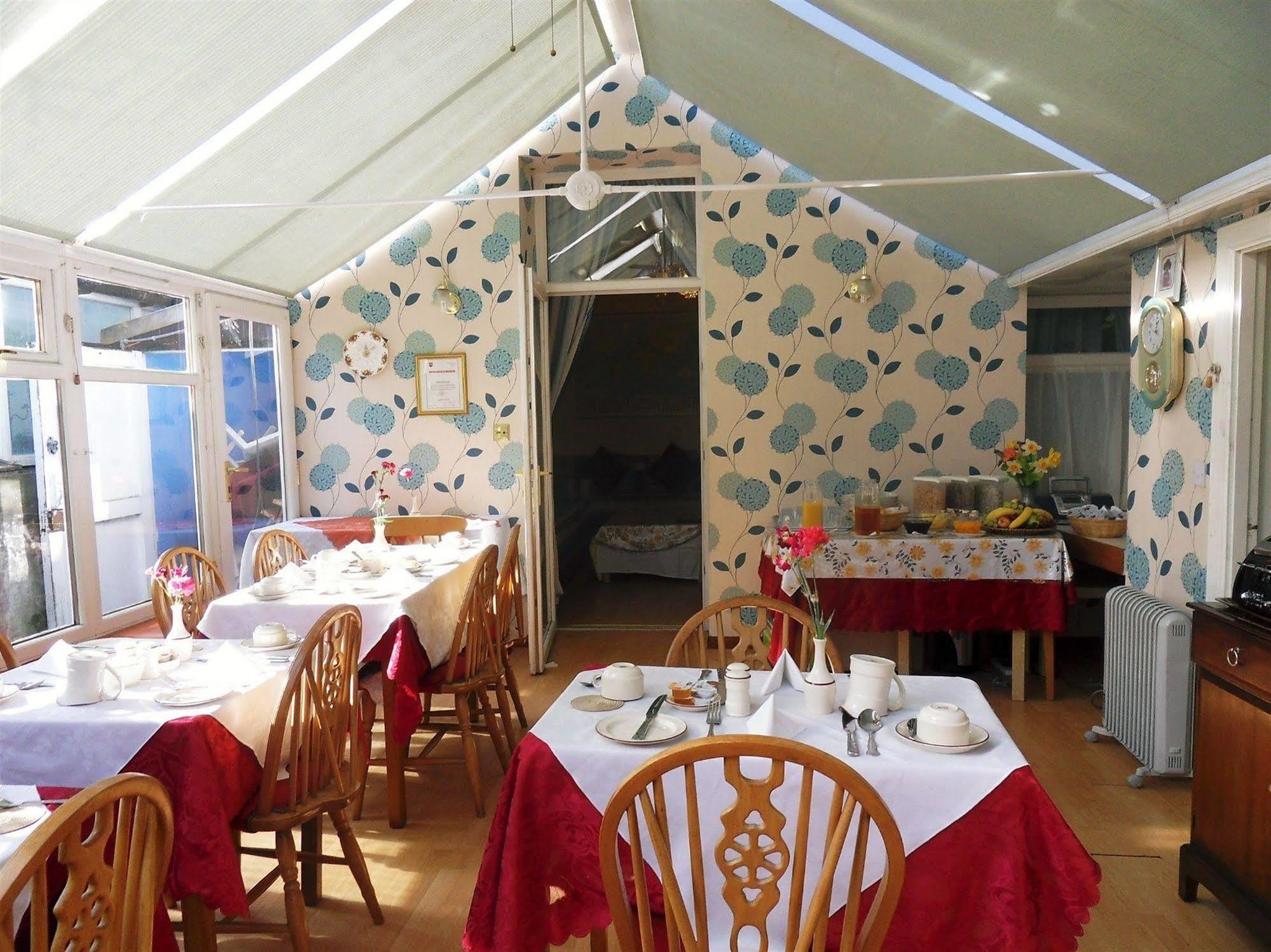 Cherry Blossom Guest House Whitby Eksteriør billede