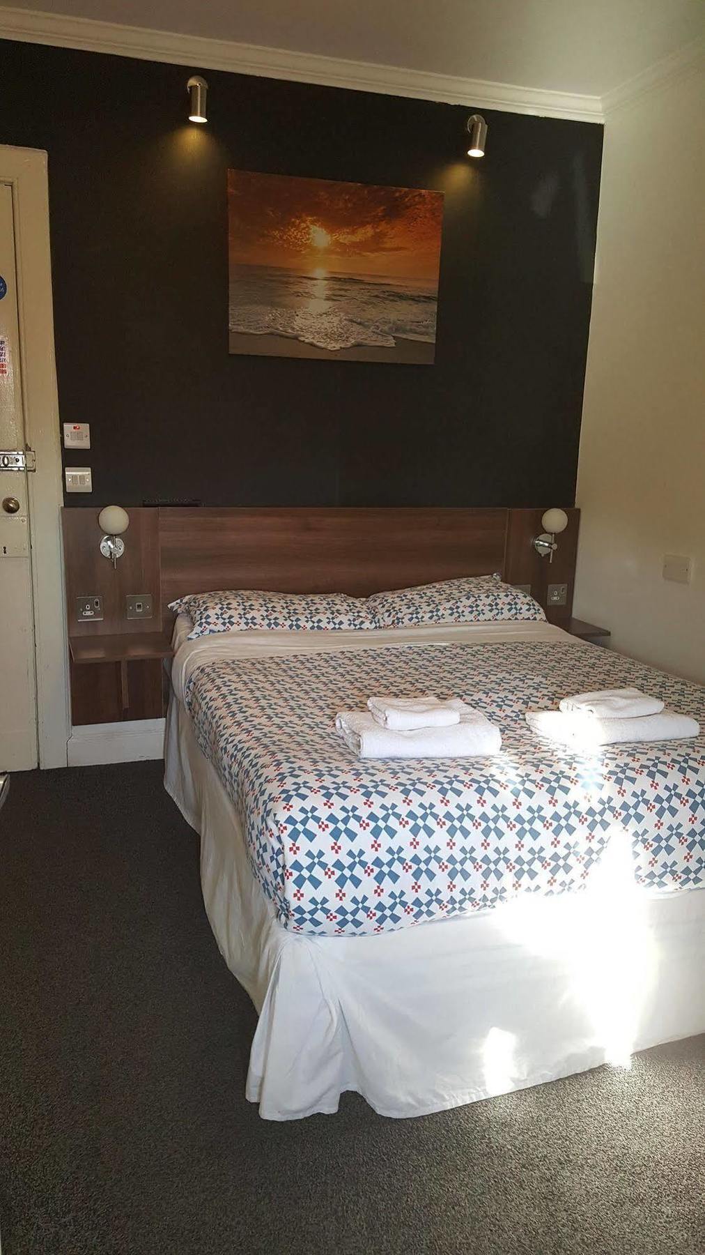 Cherry Blossom Guest House Whitby Eksteriør billede